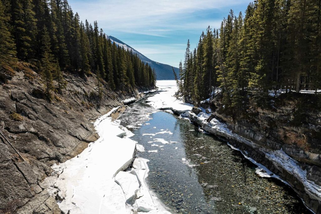 Bow-Valley-Hikes-Lake-Minnewanka-&-Fenland-Trail-KS-0196