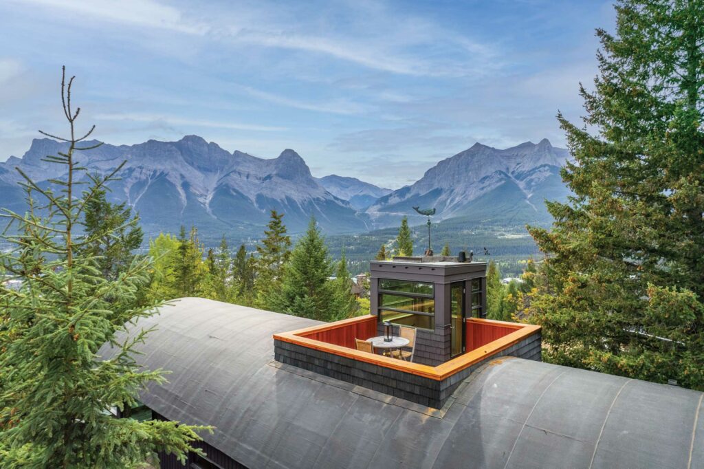 The Ice Deck on top of House for Whale Watchers